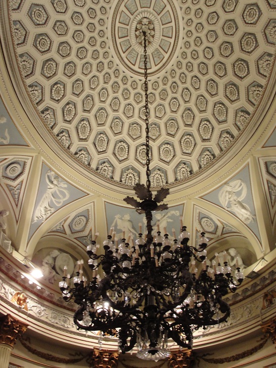 La sala ovale di Villa Saporiti